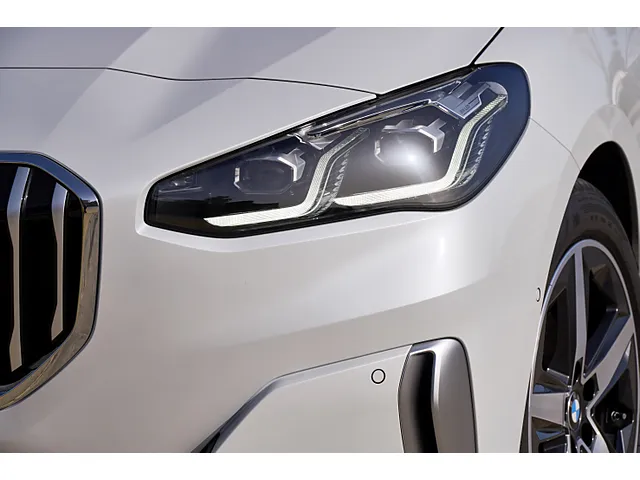 2シリーズアクティブツアラー（BMW）の歴代モデル・グレード別カタログ