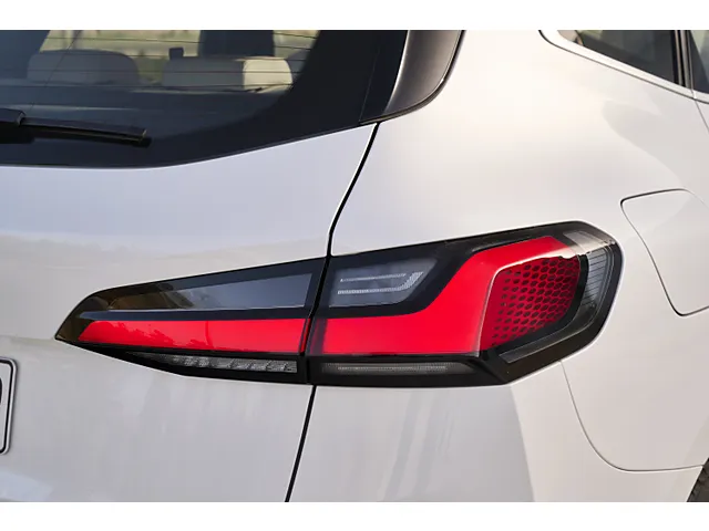 2シリーズアクティブツアラー（BMW）の歴代モデル・グレード別カタログ