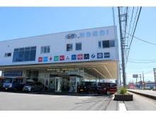 細井自動車 本社ショールーム